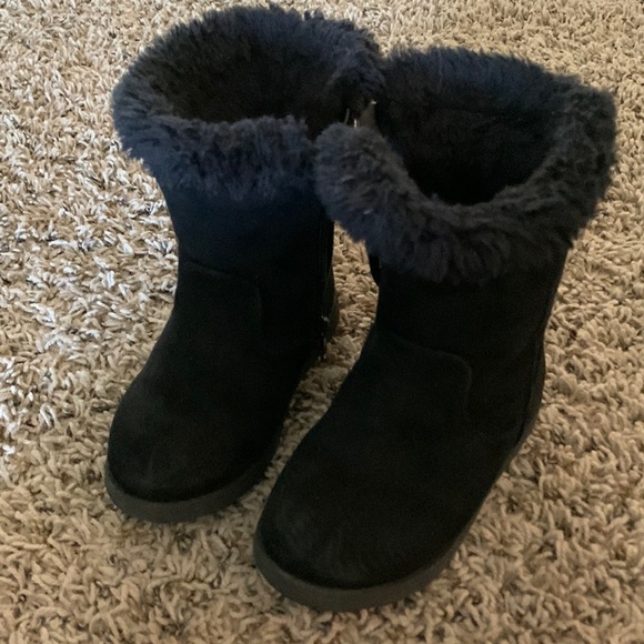 Size 8 Cat & Jack toddler boots - Picture 1 of 2